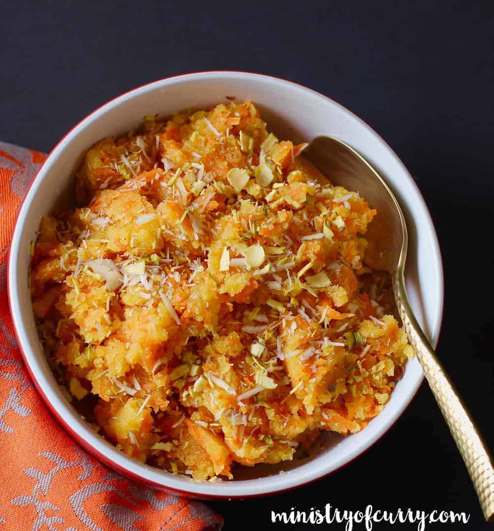 carrot sheera in a bowl