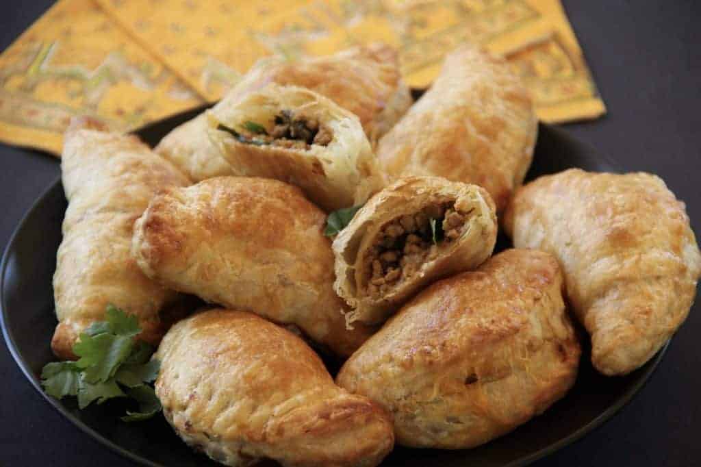 Chicken curry puffs