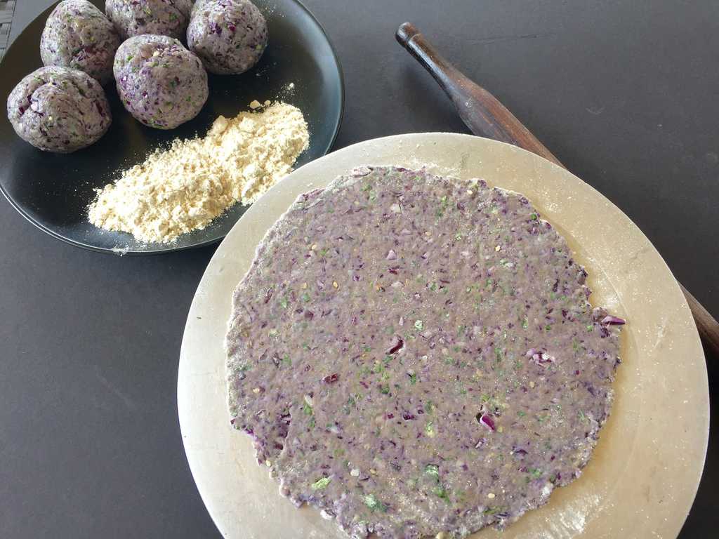 Rolled Cabbage Paratha