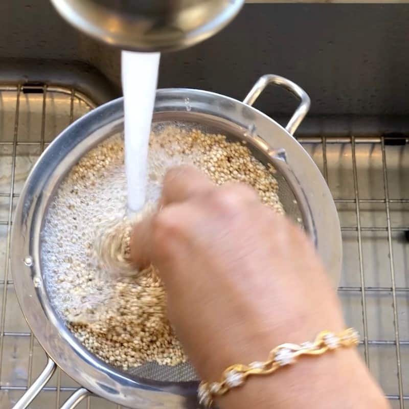 Rinse Quinoa