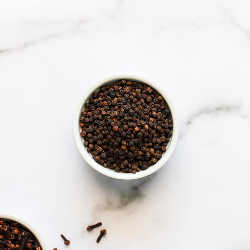 whole black peppercorns 