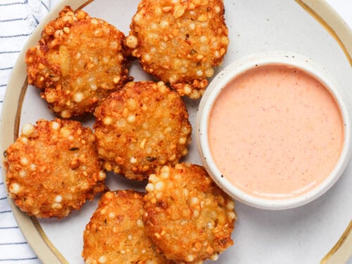 sabudana vada served with peanut chutney