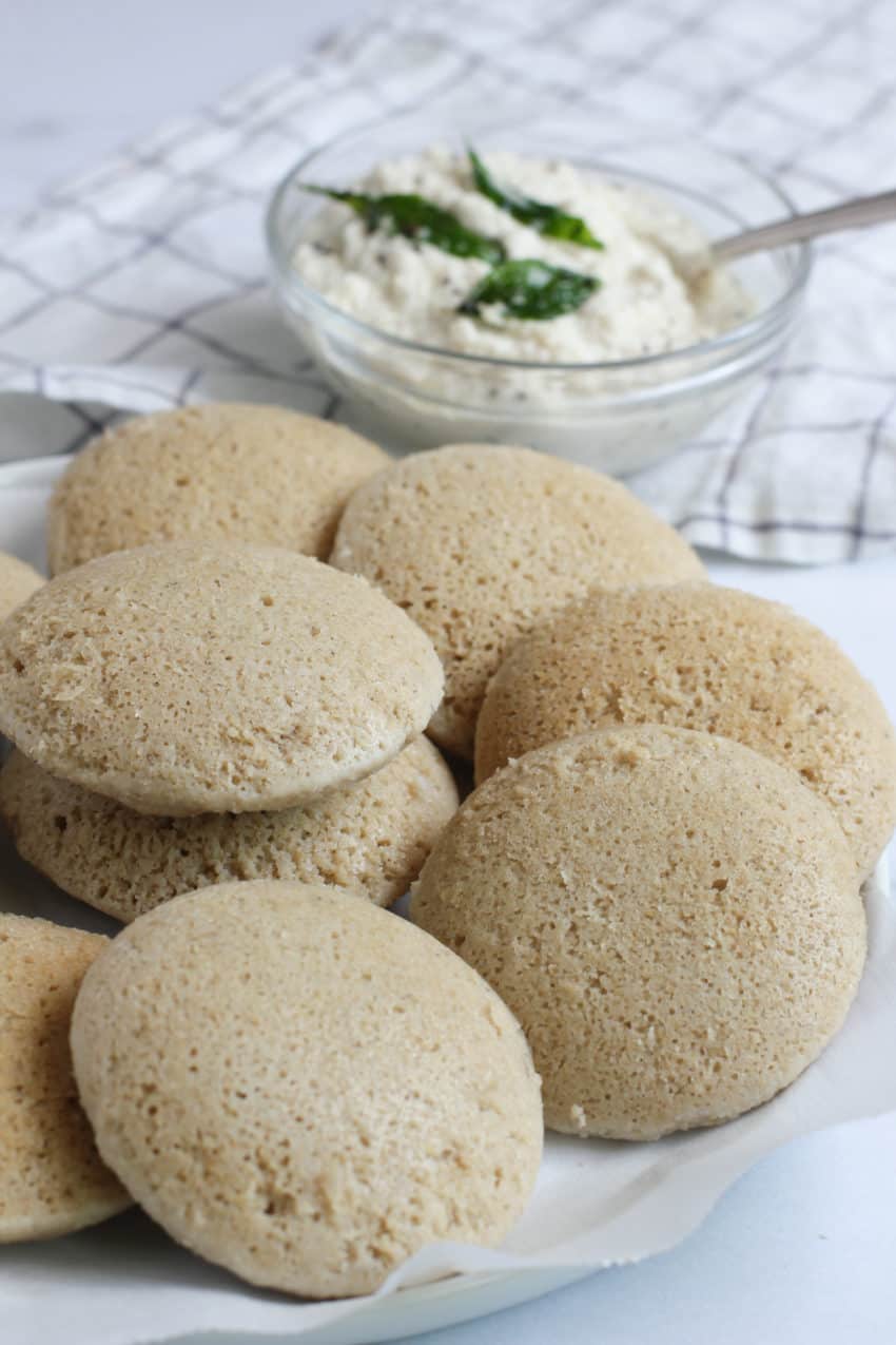 quinoa idli with coconut chutney 