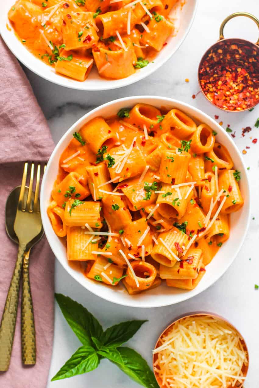 Penne Alla Vodka in 2 white bowls