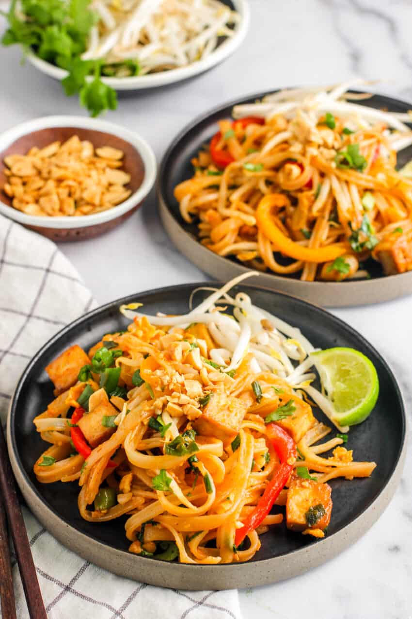 Pad Thai served with bean sprouts and lime wedge