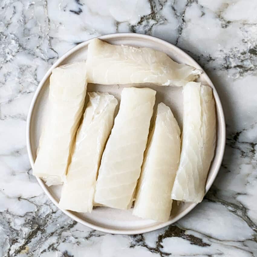 fish in a white plate 