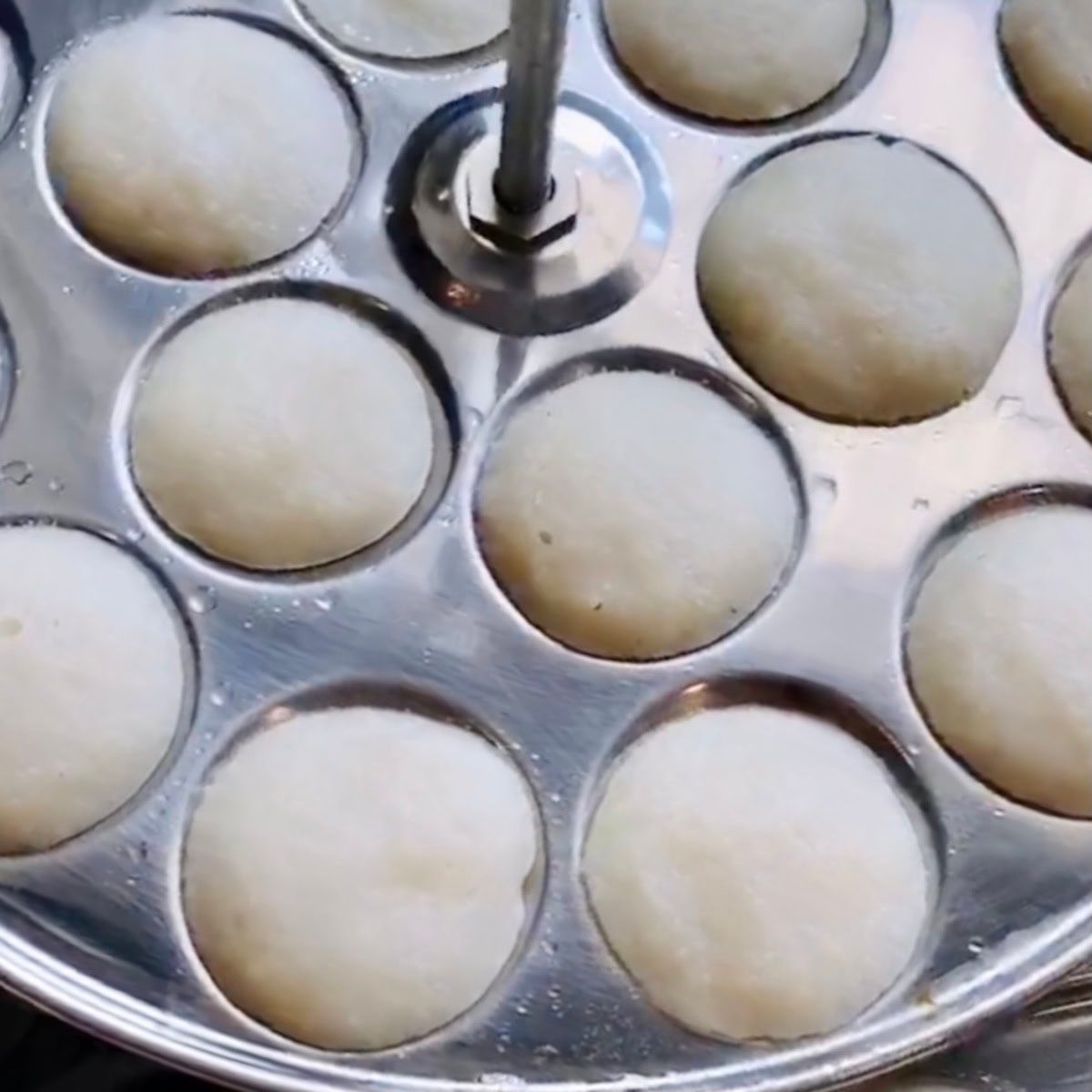 mini idli in the mould 