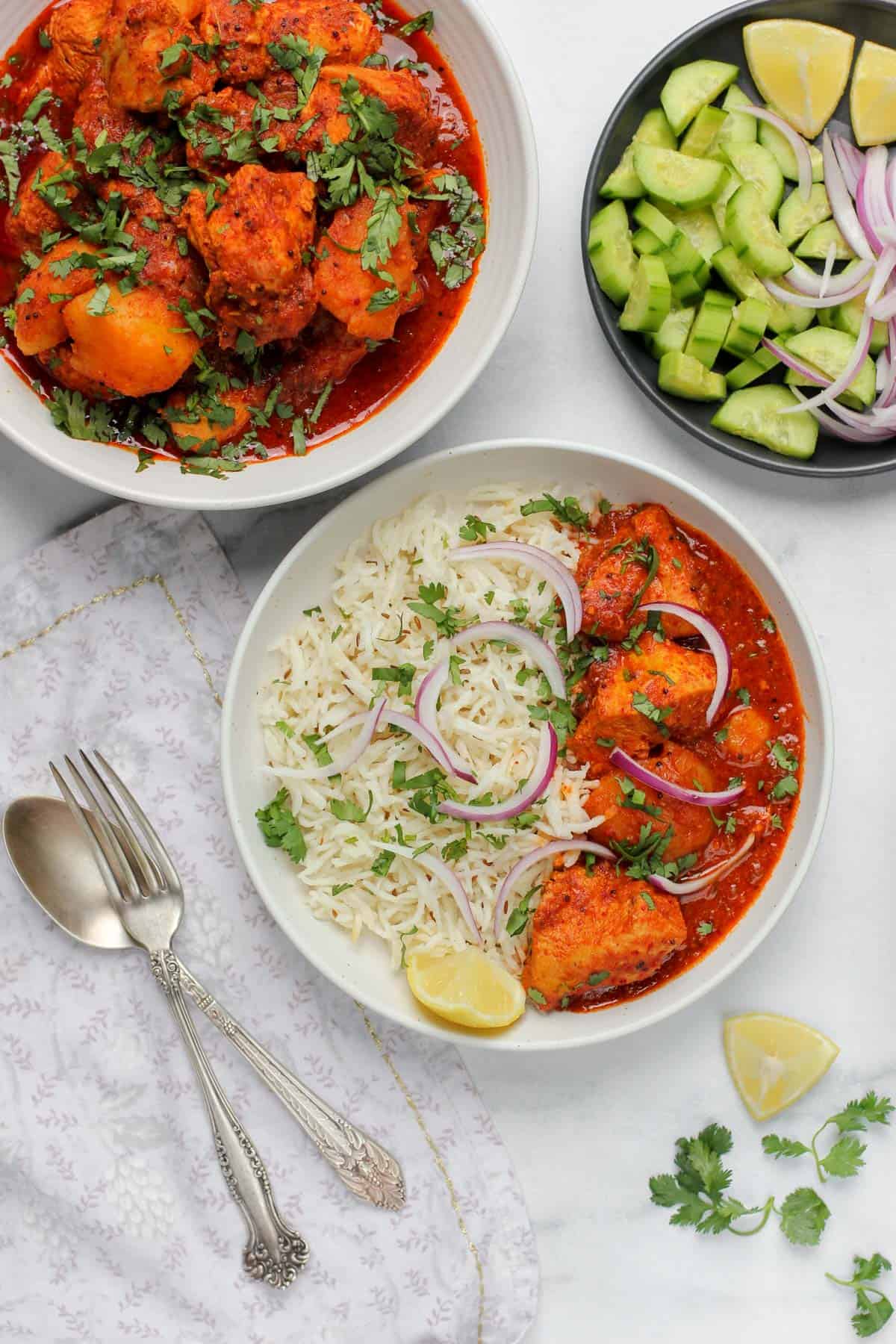 chicken vindaloo served with rice