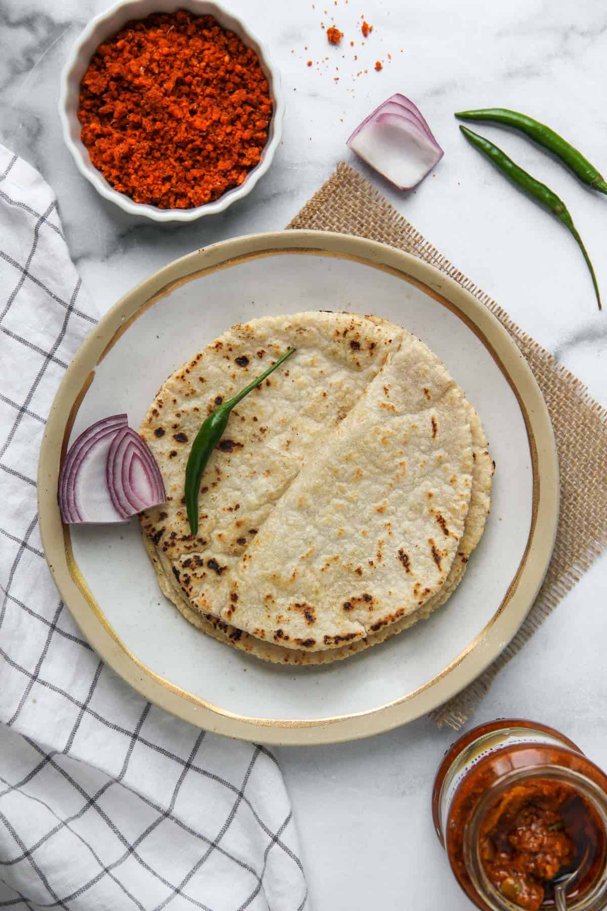 Jowar Bhakri served with coconut chuney