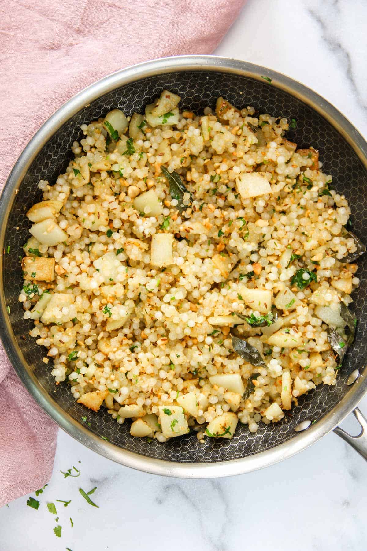 sabudana khichdi in non stick pan