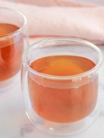 kadha in two glass cups