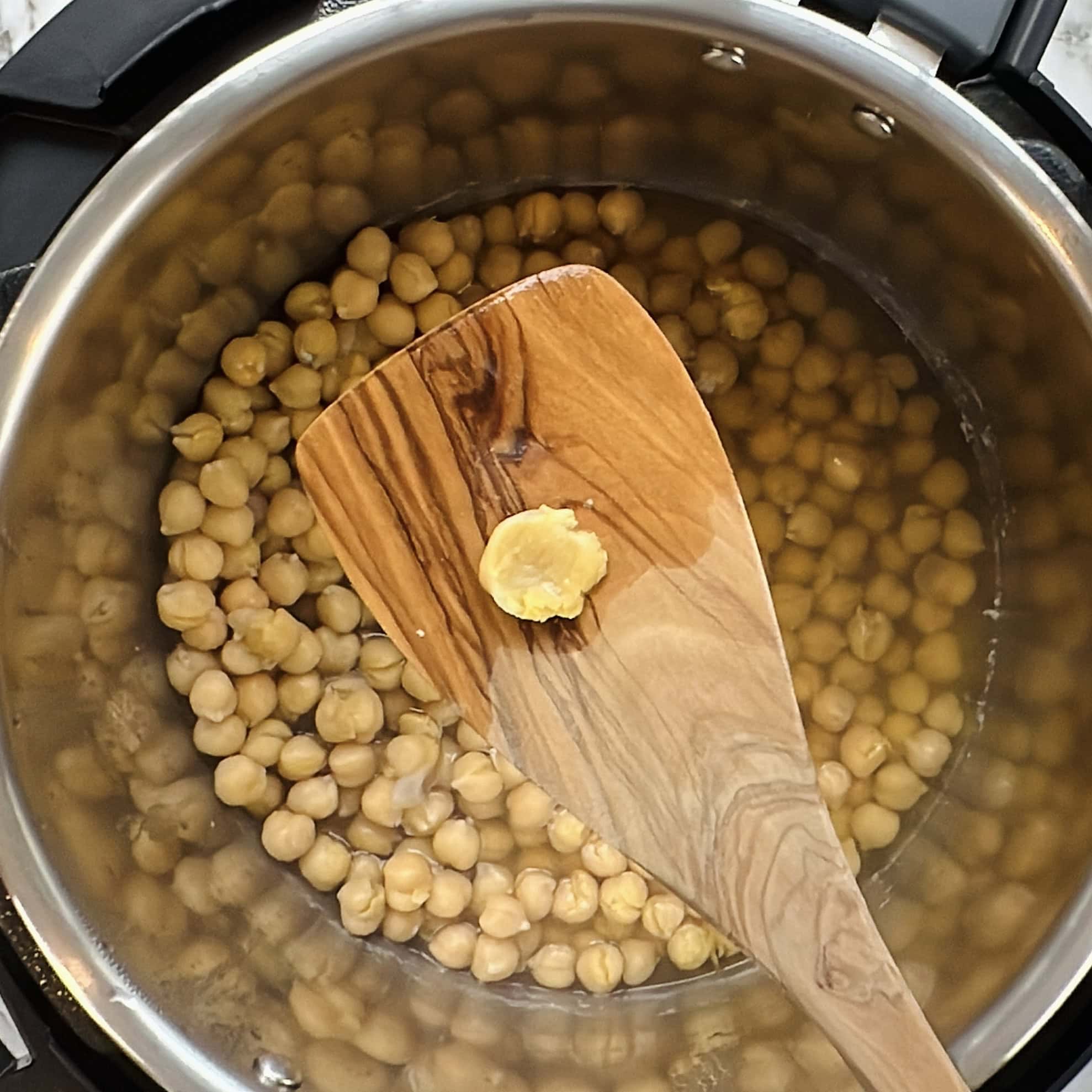soft cooked instant pot chickpeas 