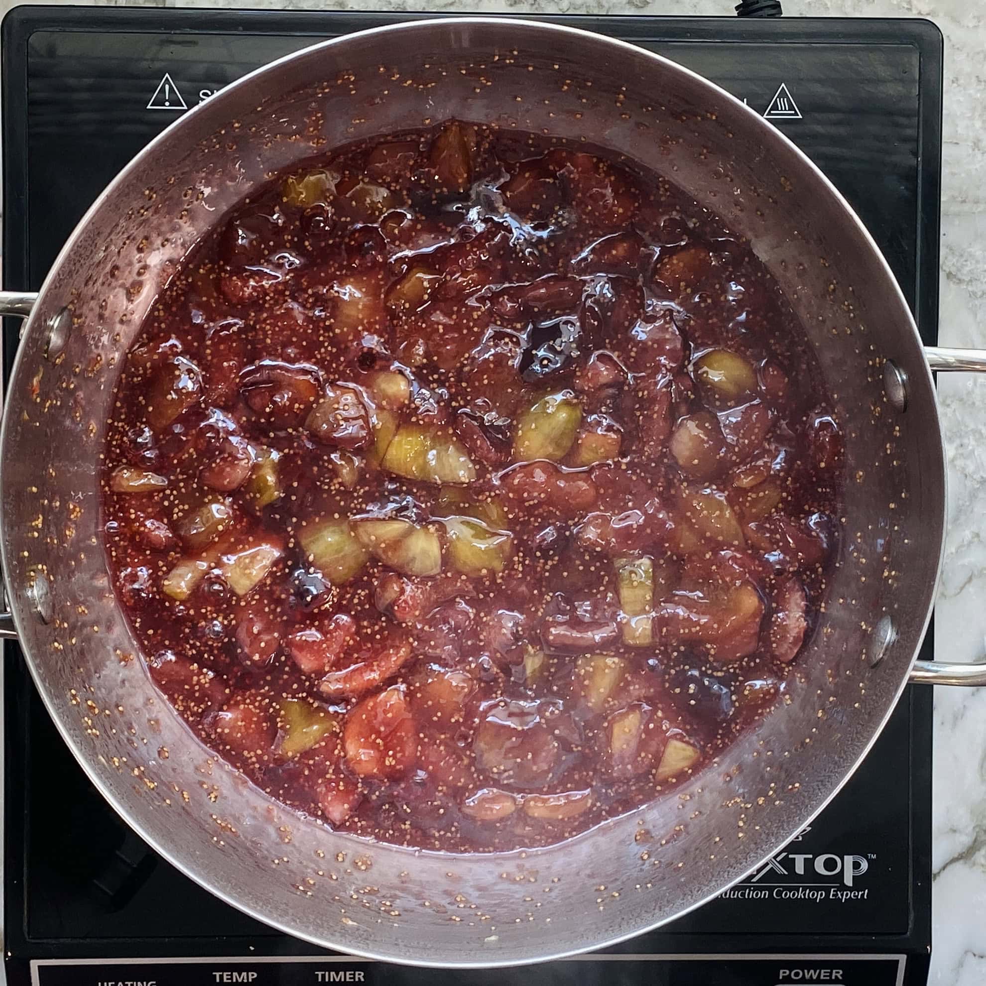 thickened fig jam in a pot 