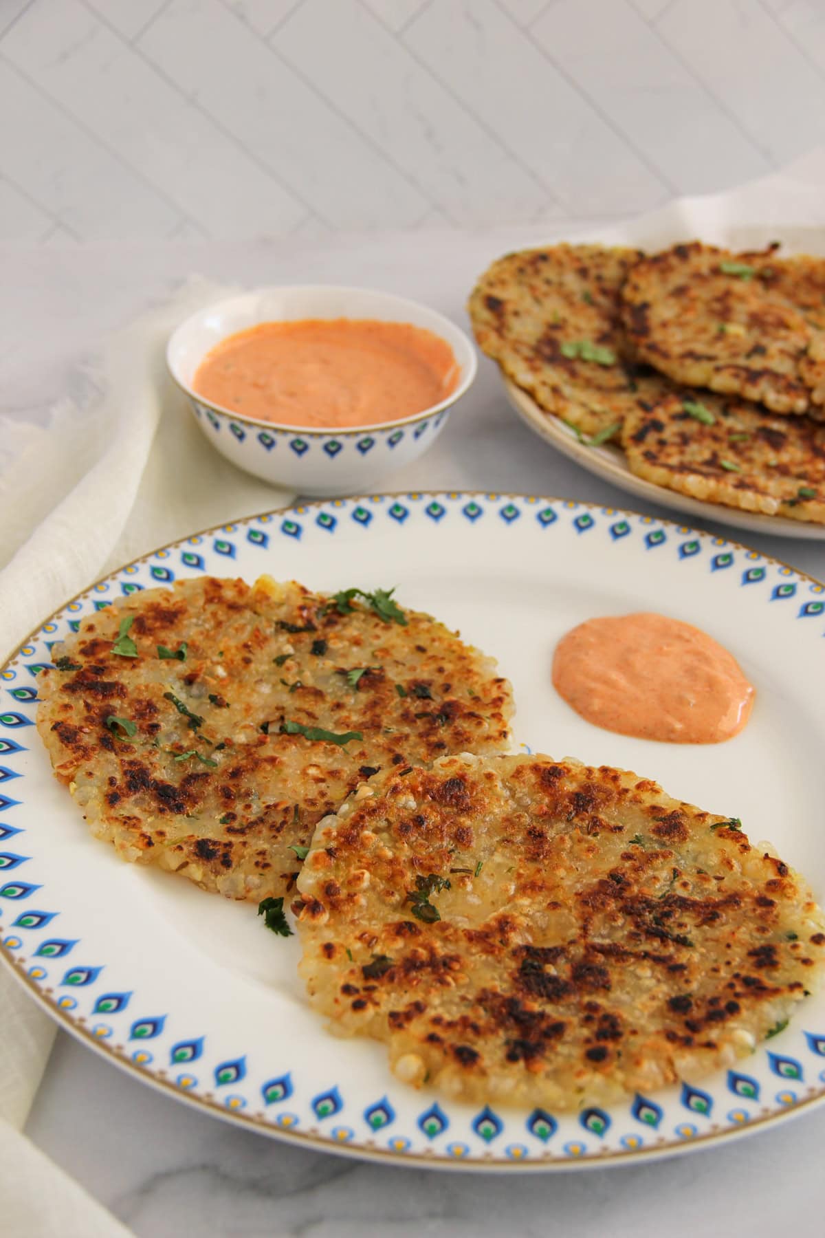 sabudana thalipeeth served with peanut chutney